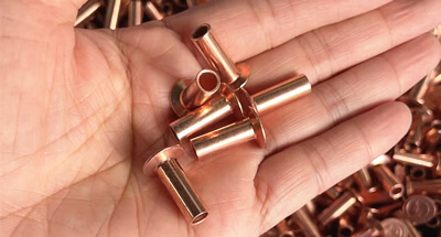 காப்பர் ரிவெட்டுகள் ஐரோப்பாவிற்கு அனுப்பப்படுகின்றன